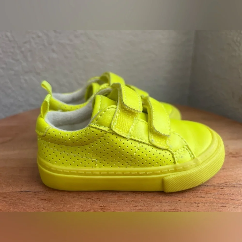 Gap kids shoes size 5 Toodler
